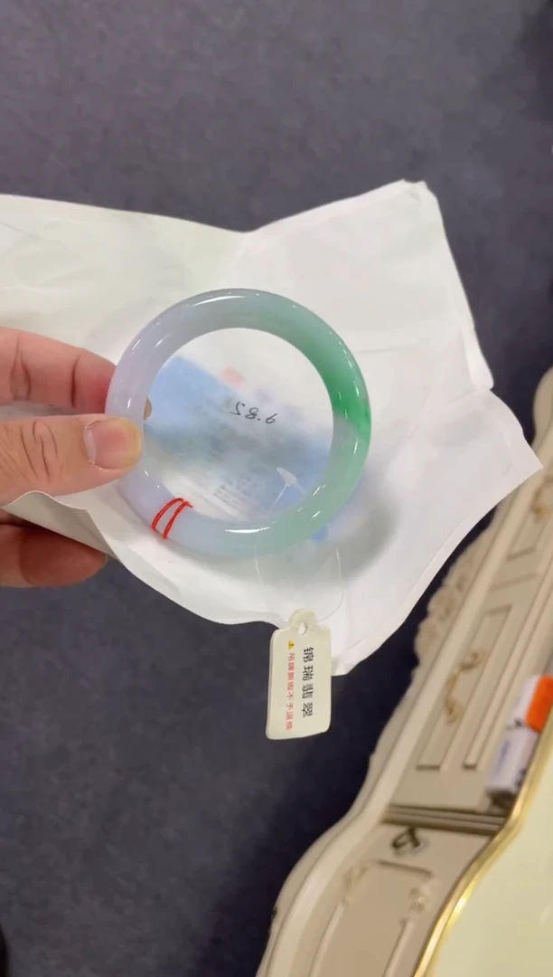 【闪购商品】翡翠手镯未镶嵌58圆条1有纹