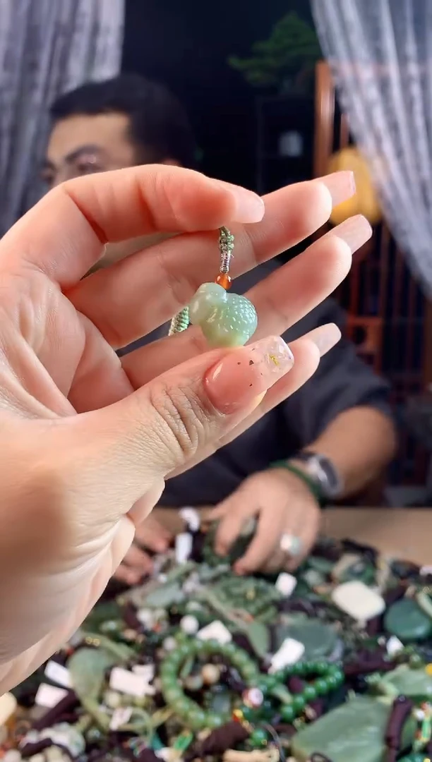 【闪购商品】和田玉挂件未镶嵌多样性发一