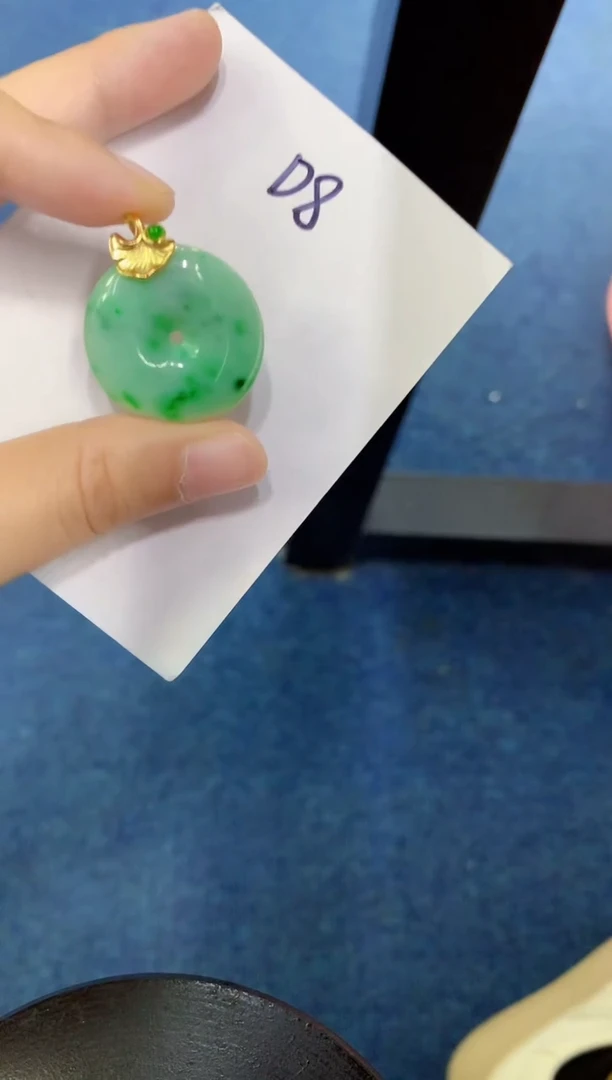 翡翠未镶嵌颈饰000000000