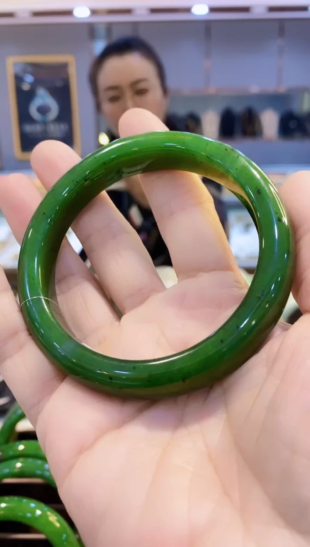 未镶嵌手镯和田玉（碧玉）和田碧玉手镯