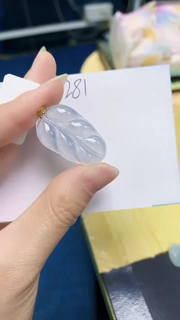 翡翠18K金镶嵌颈饰 天然缅甸翡翠A货