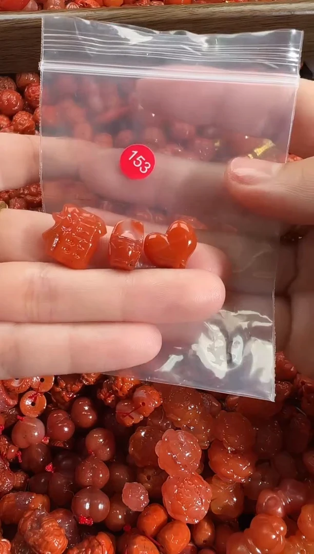 颈饰未镶嵌南红玛瑙1
