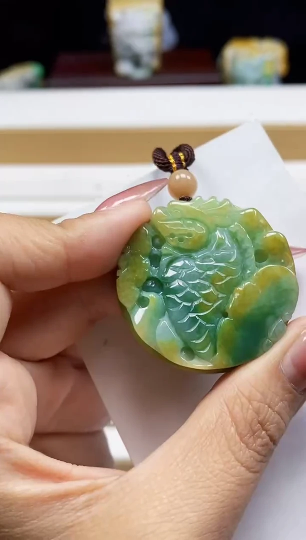 翡翠未镶嵌颈饰翡翠A货