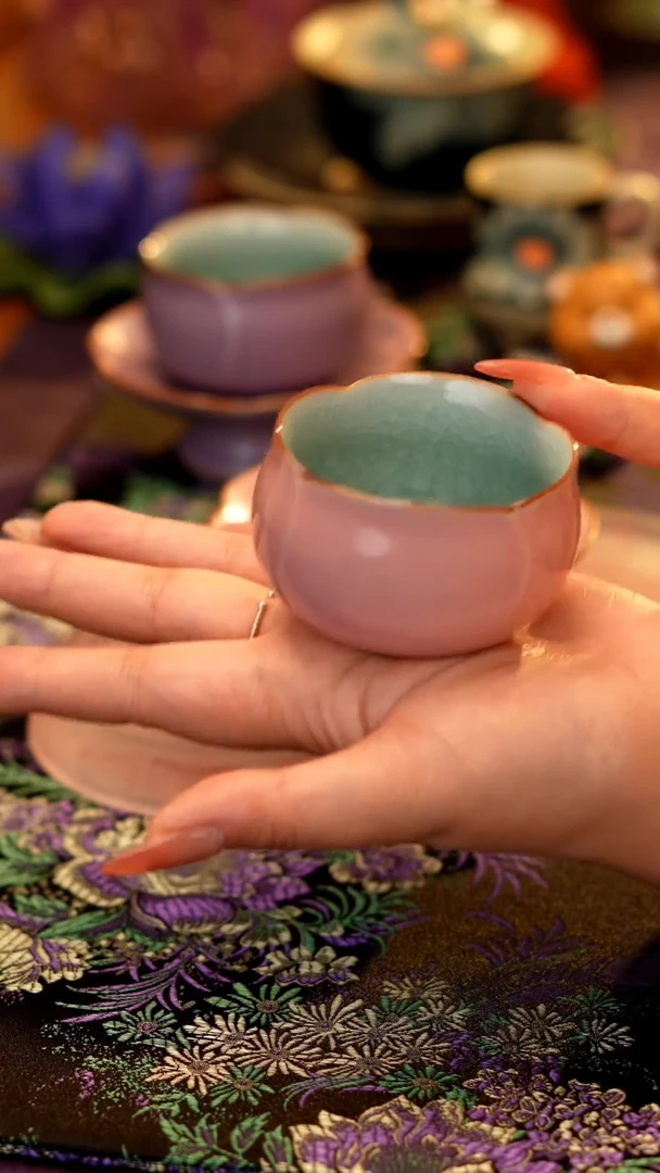 粉色玫瑰杯············