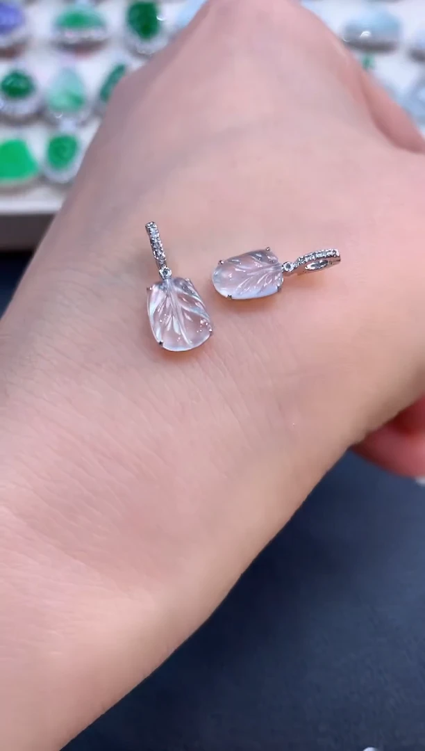 【闪购商品】翡翠吊坠(不含链)18K金镶嵌b16多样性一件发货