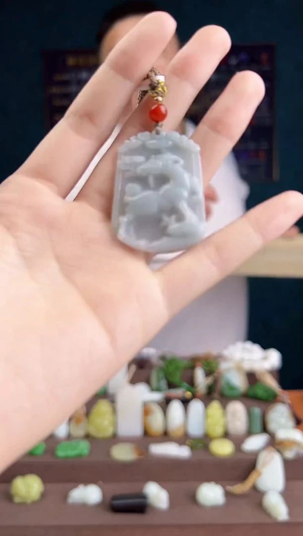 翡翠未镶嵌颈饰多样性发货 拍一单发一个