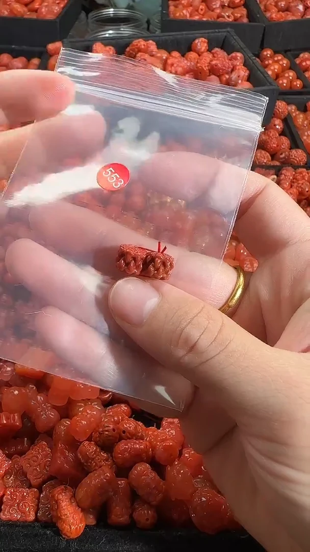 颈饰未镶嵌南红玛瑙1