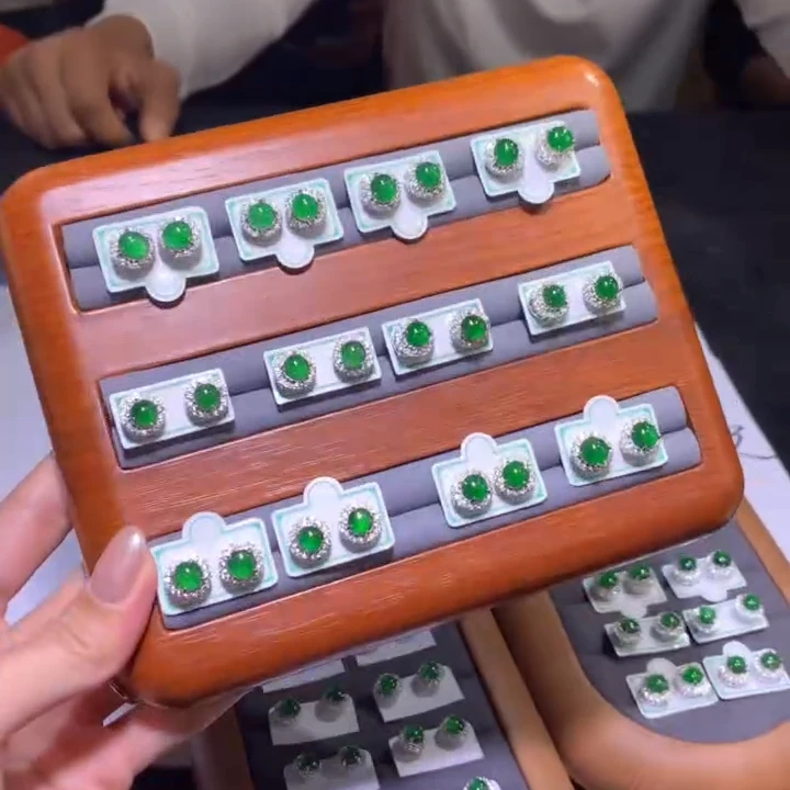 【逍遥严选】天然A货翡翠蛋面耳饰*782/07/多样性发/1对