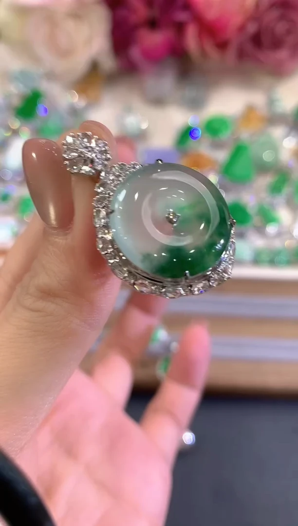 吊坠(不含链)18K金镶嵌翡翠亦*f44