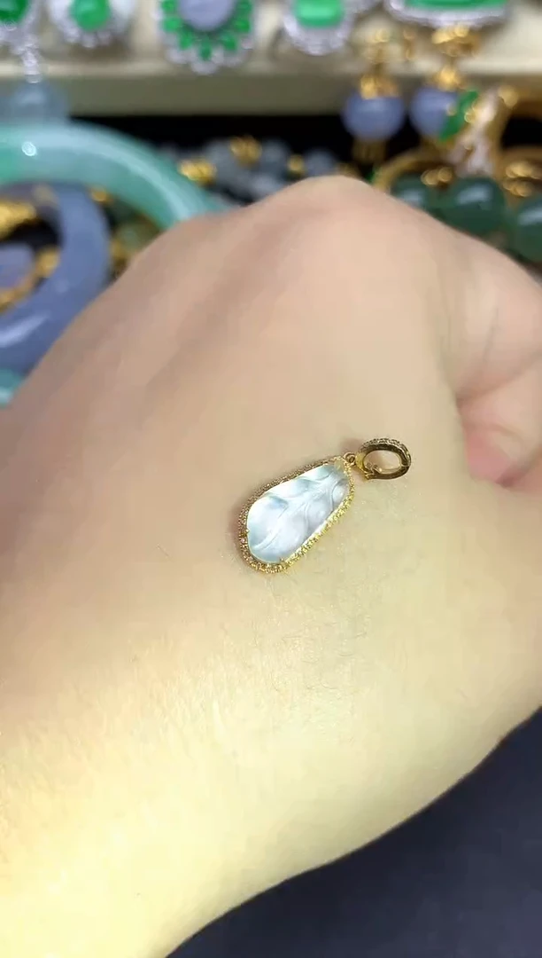 颈饰18K金镶嵌翡翠241-雪姐翡翠天天见