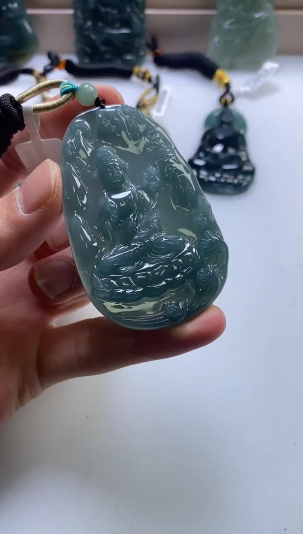 颈饰未镶嵌翡翠