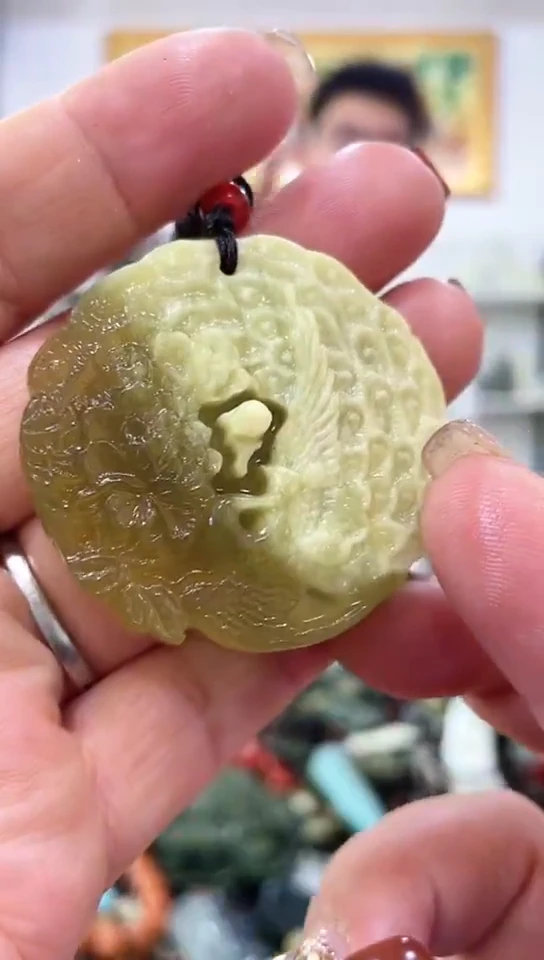 未镶嵌岫玉吊坠