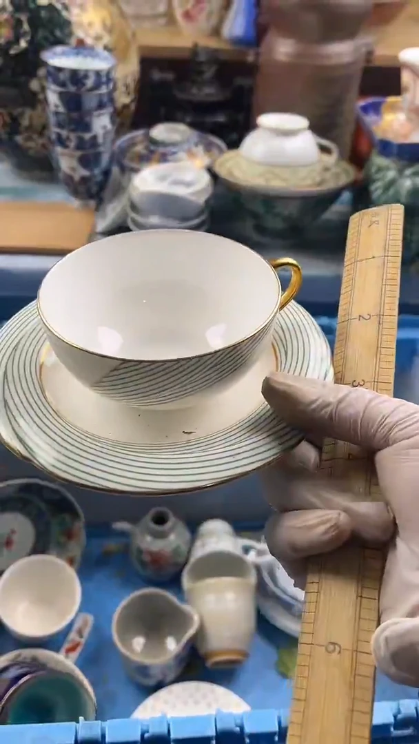 瓷片是****屠英歌瓷器满19.9包邮