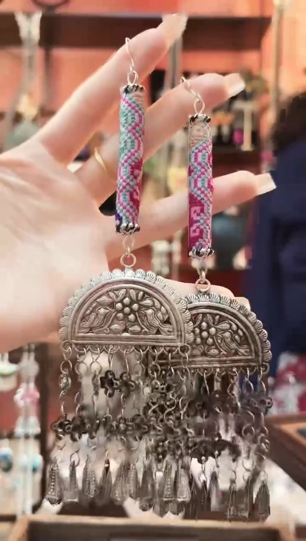 织绣云织谣民族风精美饰品   99