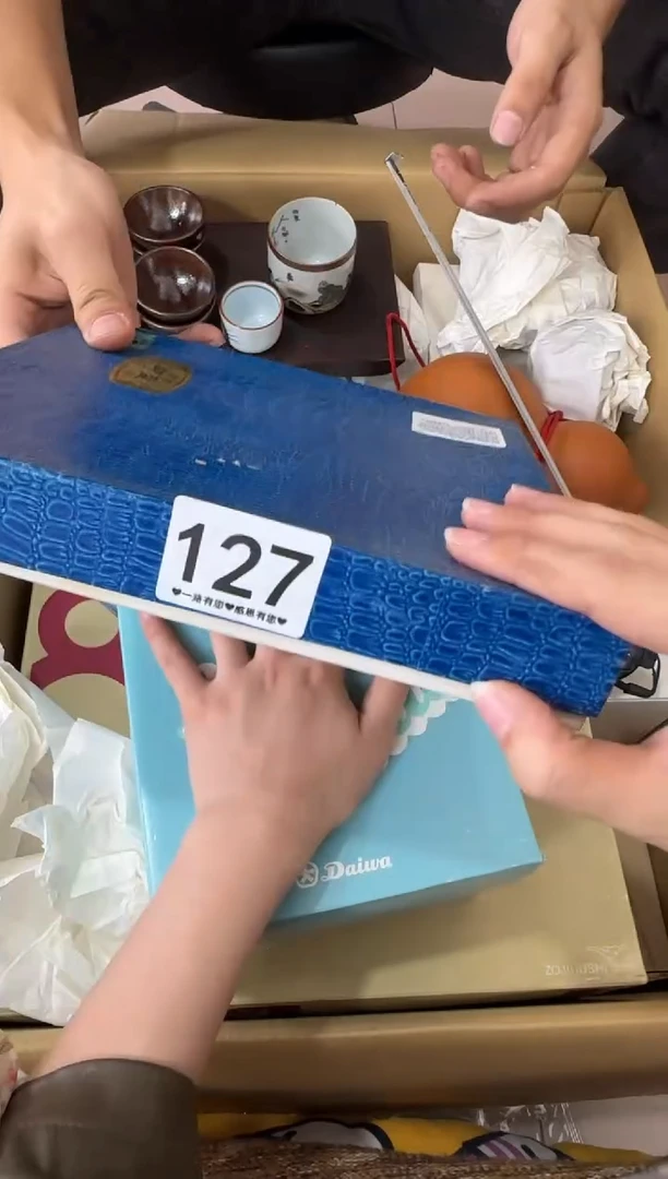 其他卓****r127...中古产品谨慎参拍