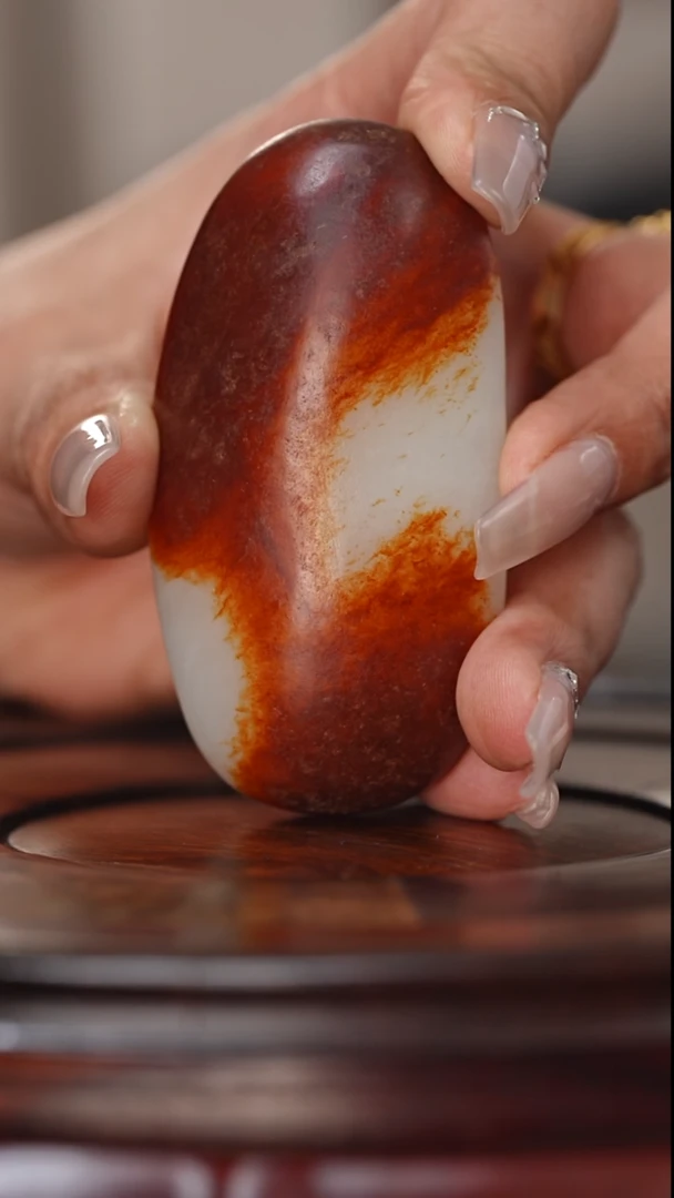 未镶嵌和田玉挂件巴**叶和田玉