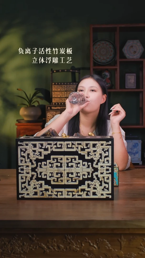 m****e壹藏贰宝微瑕牙雕单层多宝格