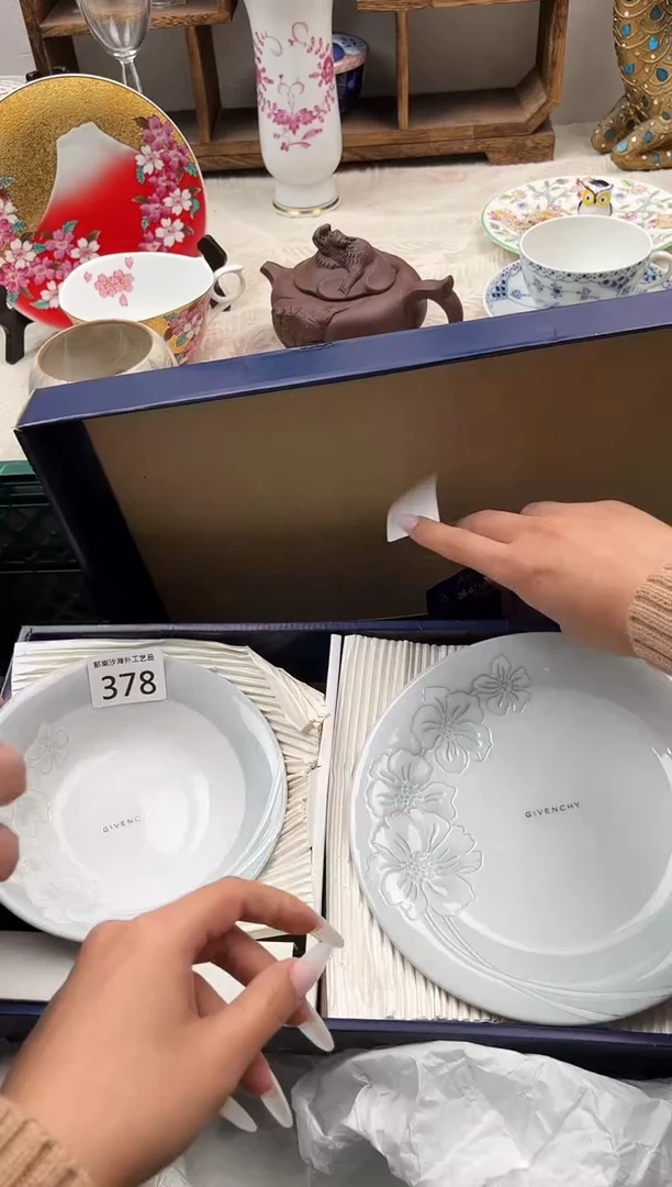 M****姐E          378