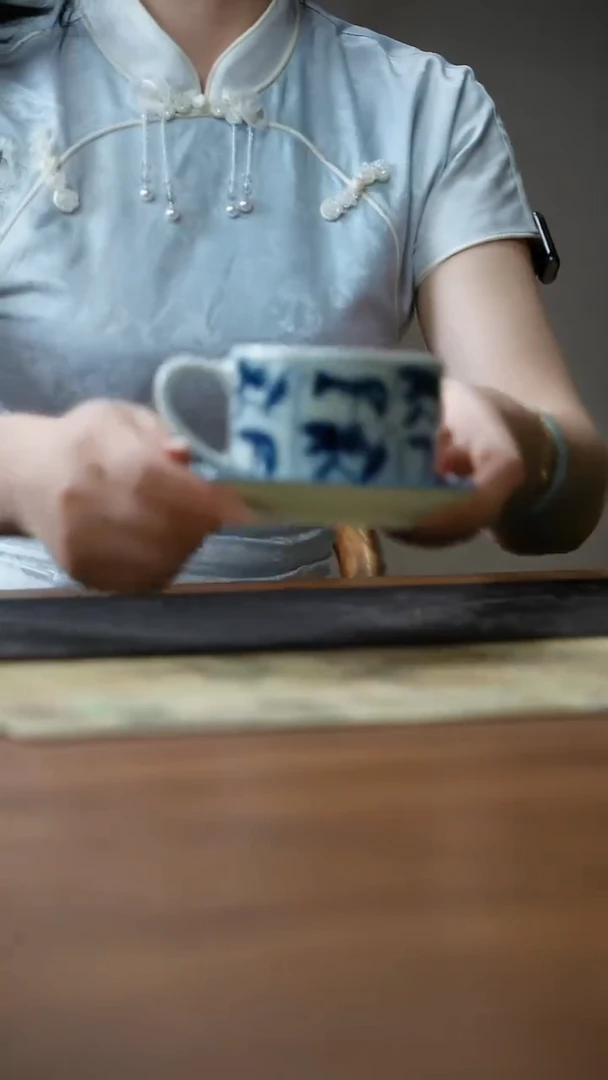 宁封柴窑青花刀字纹咖啡杯