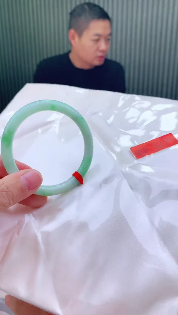 未镶嵌手镯翡翠53+