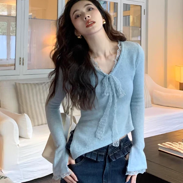 蓝色蝴蝶结v领蕾丝边针织打底衫女春季内搭纯欲风别致收腰上衣