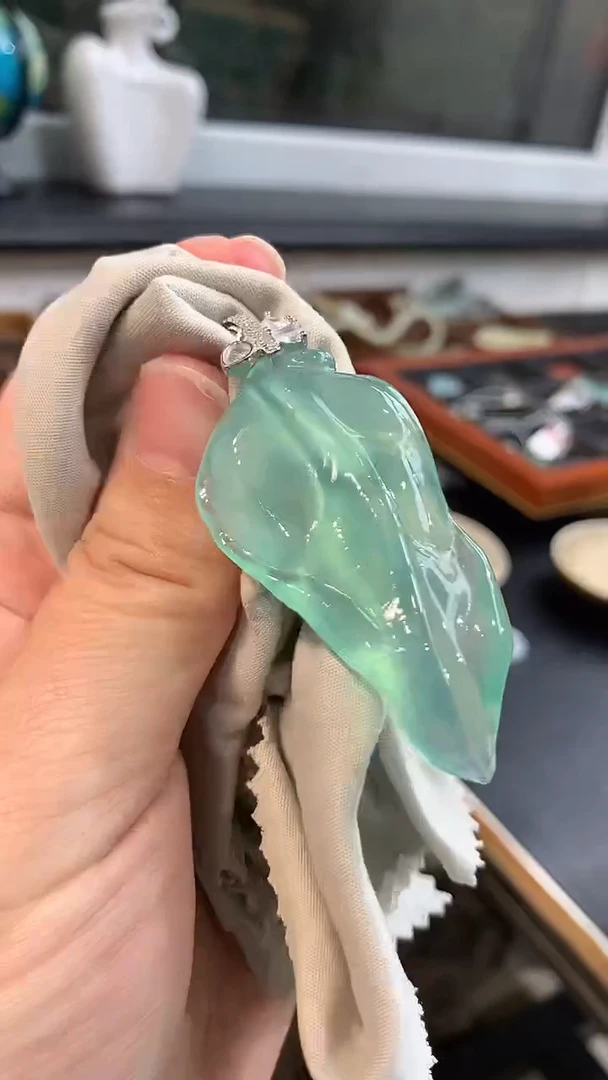 未镶嵌蛇纹石玉吊坠(不含链)叶子