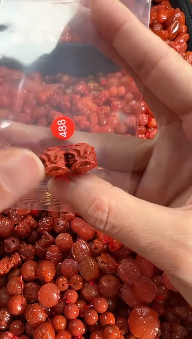 【闪购商品】南红玛瑙颈饰未镶嵌1