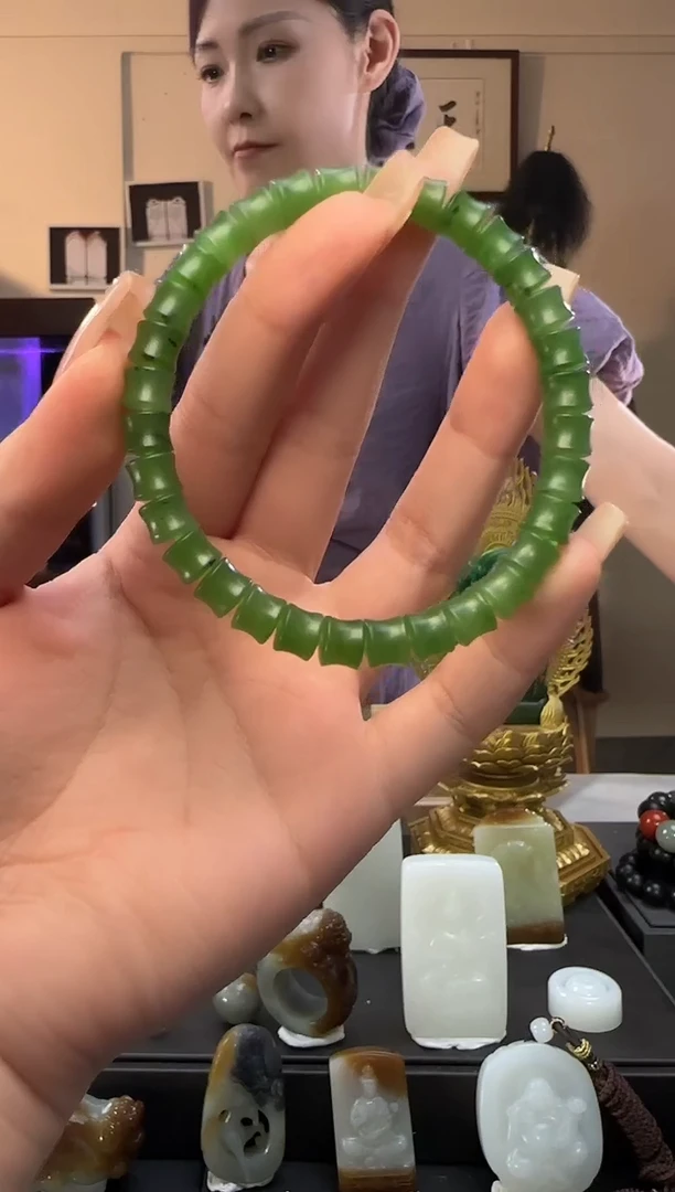 和田玉未镶嵌颈饰碧玉竹节手串