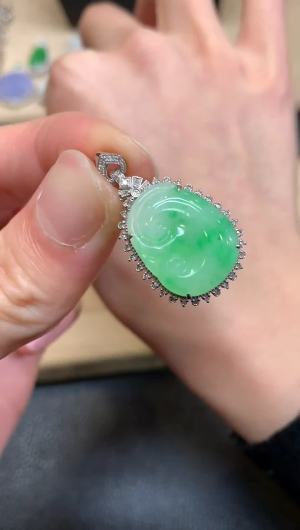 【闪购商品】翡翠颈饰18K金镶嵌如意【无服务费】