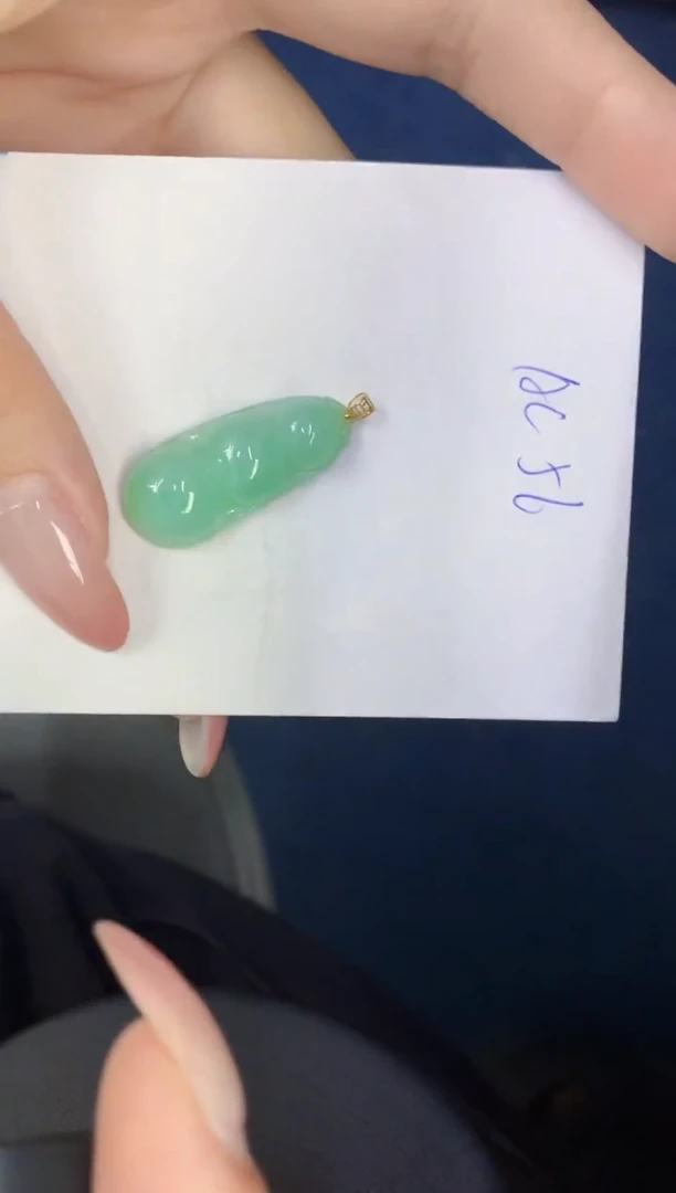 翡翠18K金镶嵌颈饰缅甸天然翡翠A货