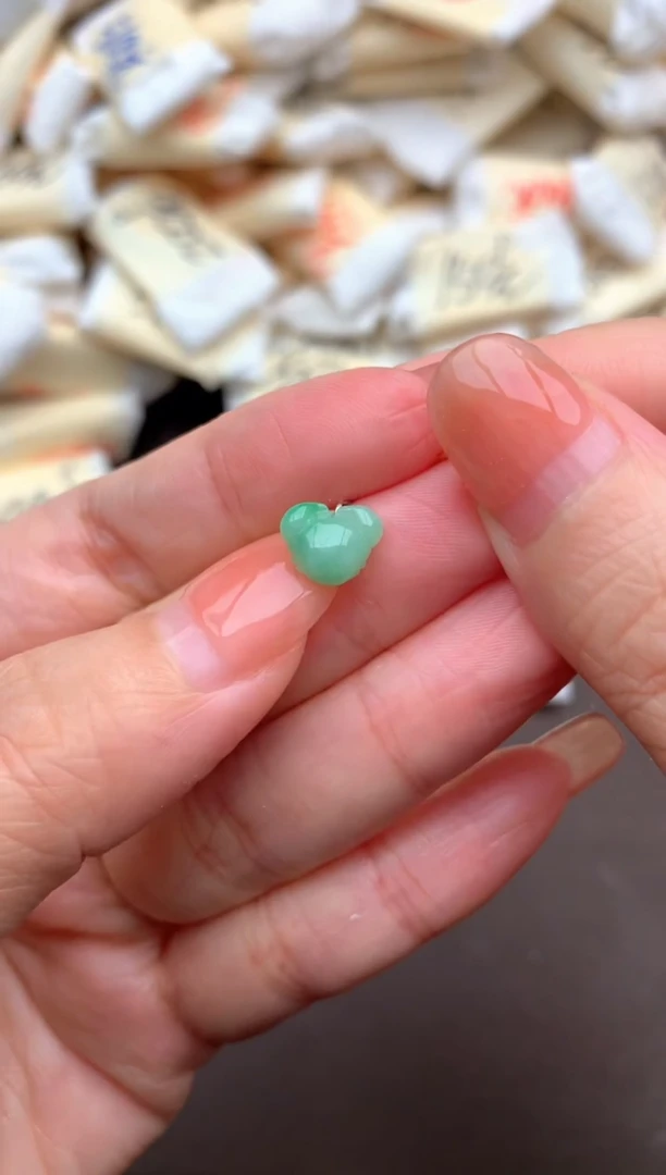 翡翠挂件未镶嵌一