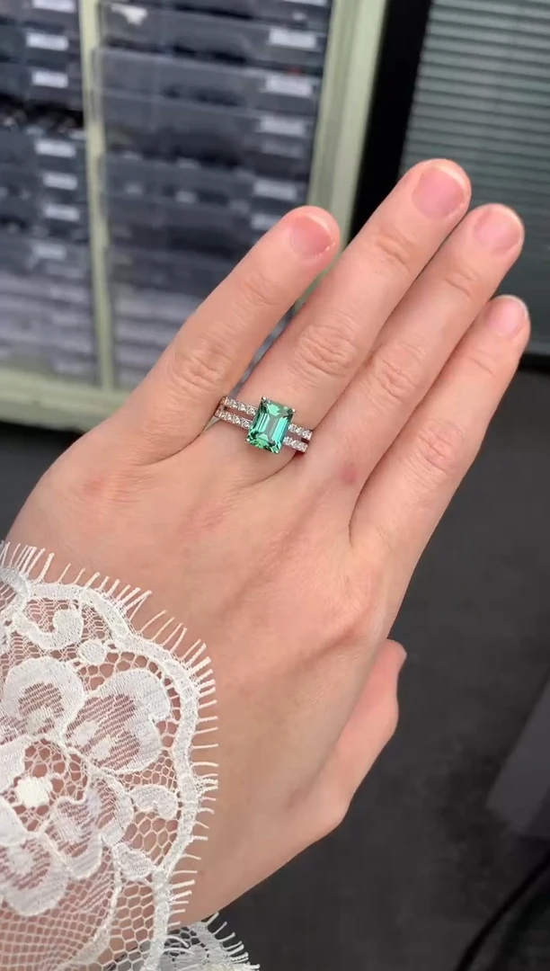 【闪购商品】碧玺戒指18K金镶嵌2.3ct碧玺戒指