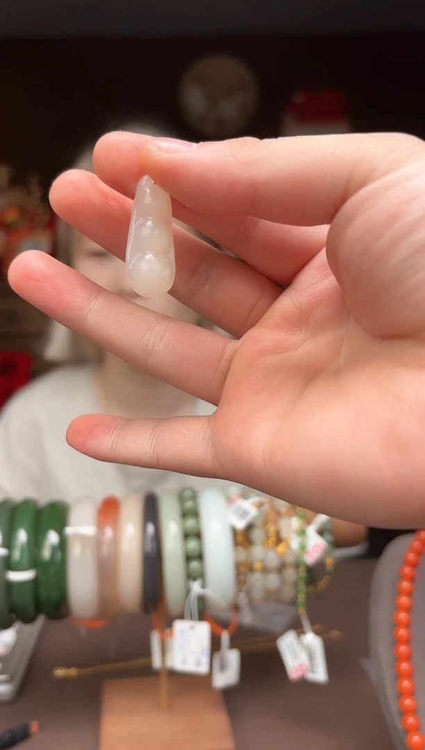 【闪购商品】和田玉AB88福豆18K金镶嵌-