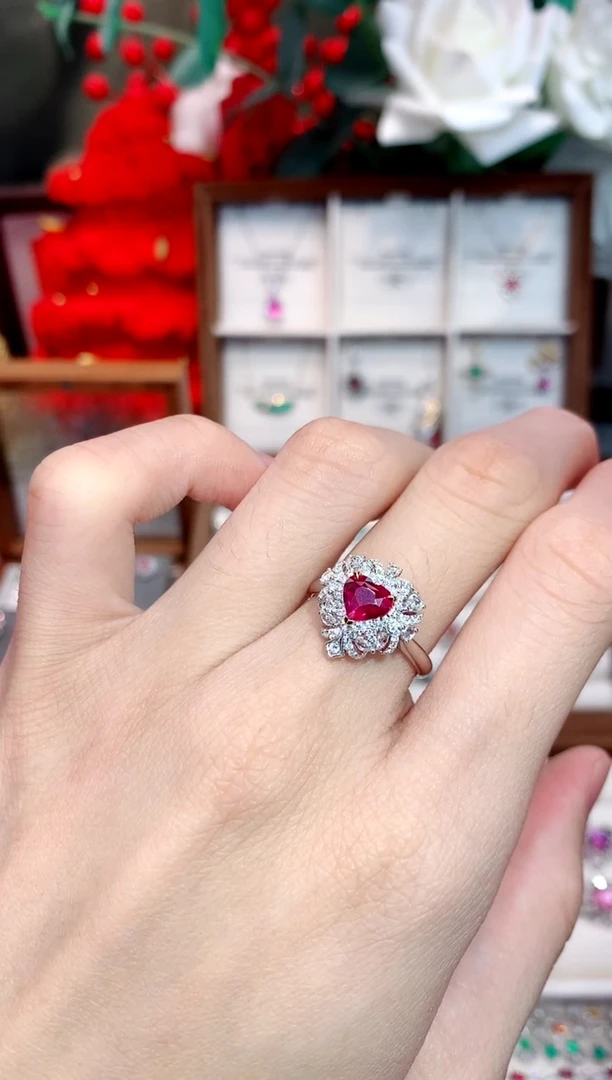18K金镶嵌戒指红宝石1.04ct/天然宝石/七天无理由