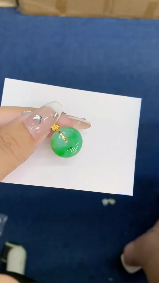 翡翠18K金镶嵌吊坠(不含链)1