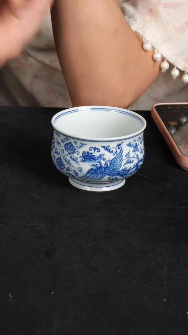 景德镇手绘缠枝凤凰炉式杯