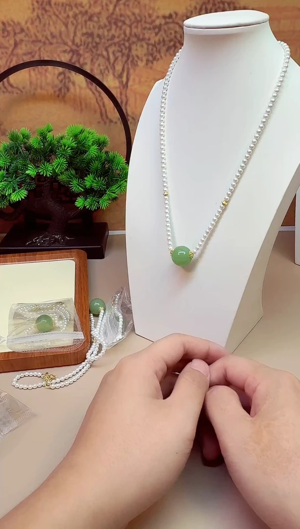 和田玉14K金镶嵌颈饰A639