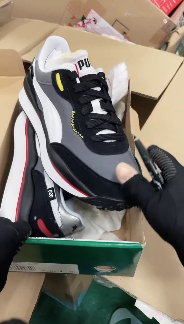 彪马时尚休闲运动鞋35.5M  VV57