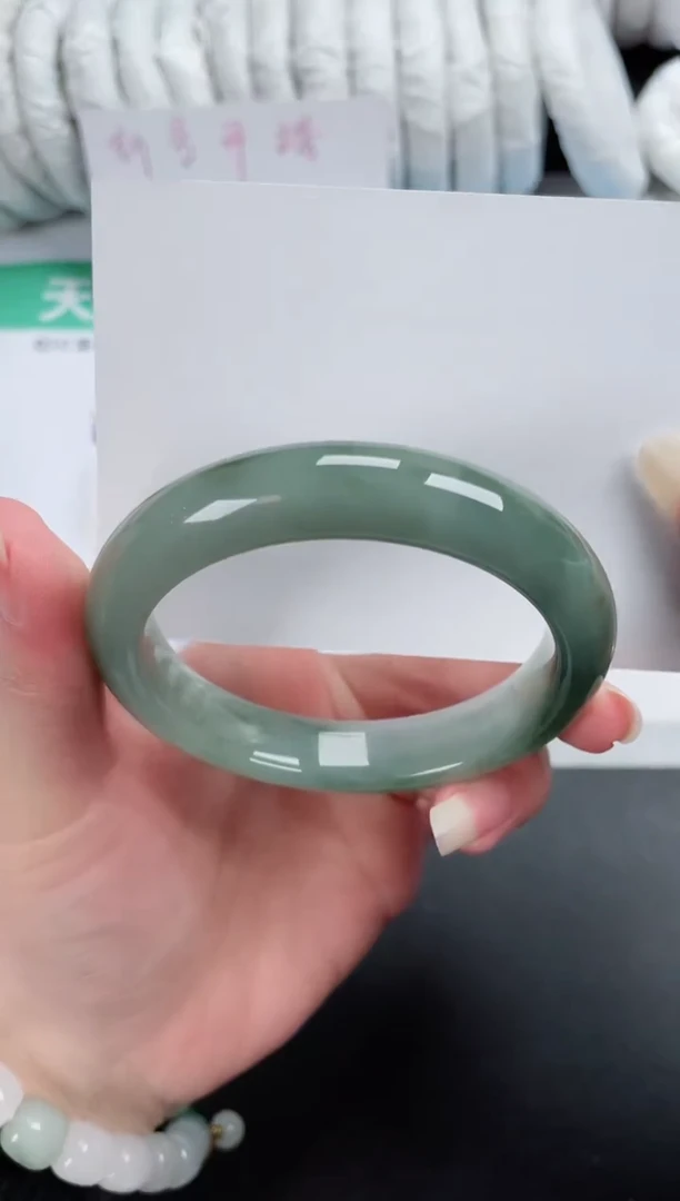 【闪购商品】石英质玉手镯未镶嵌51-56.7