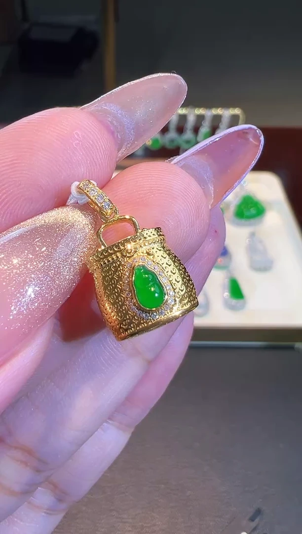 翡翠18K金镶嵌吊坠(不含链)翡翠