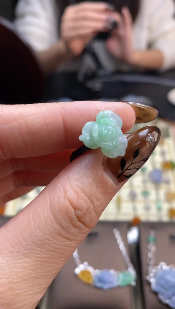 颈饰未镶嵌翡翠净货15306