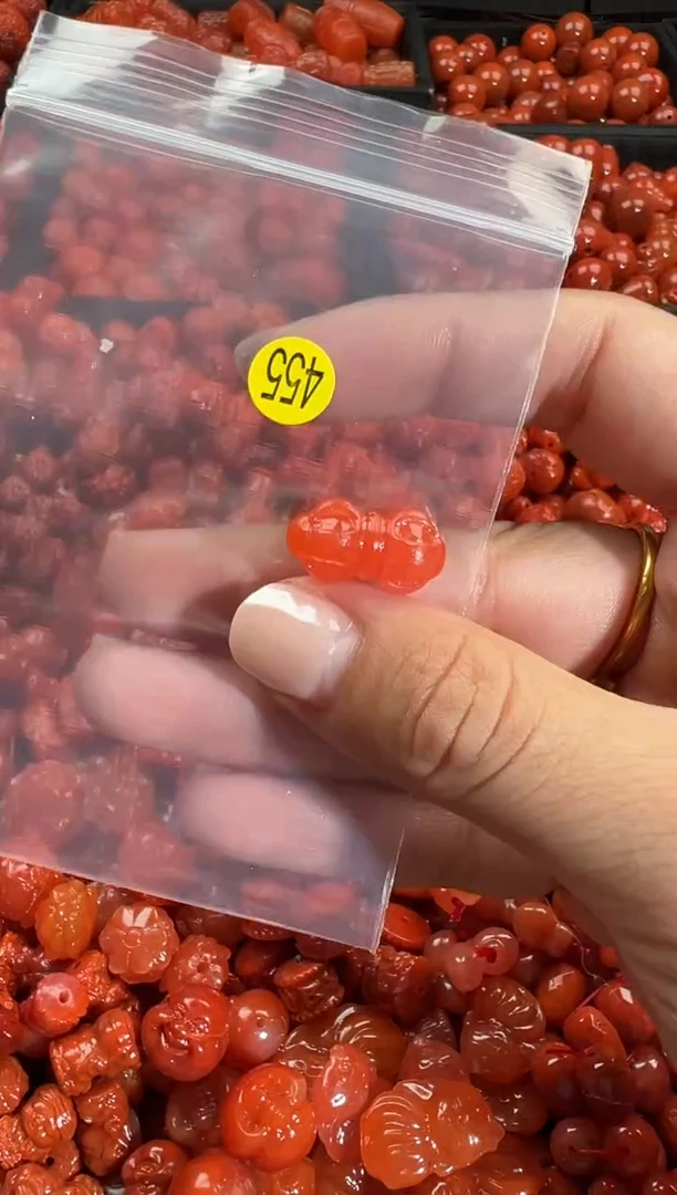 颈饰未镶嵌南红玛瑙1