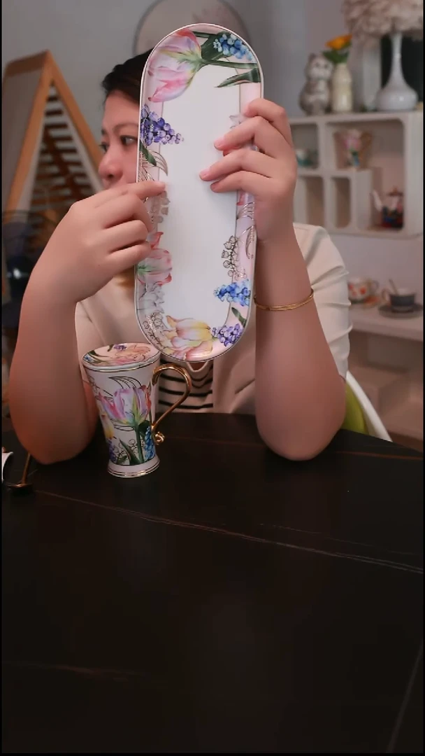 瓷微瑕郁金香调味托盘E677