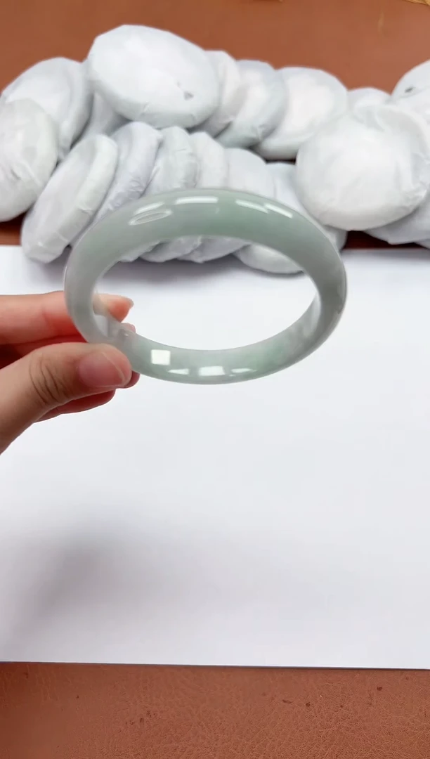 高端手镯，一物一拍M36