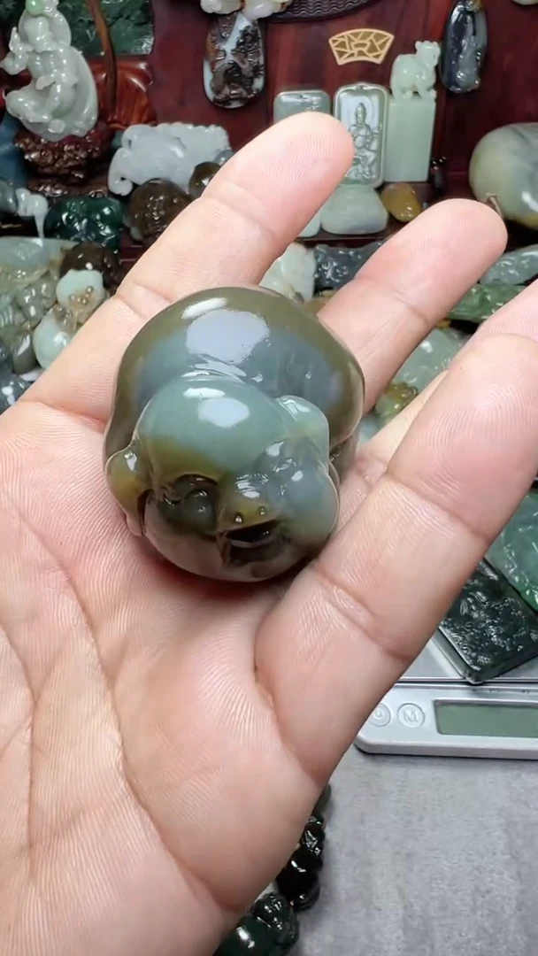 和田玉未镶嵌把件-