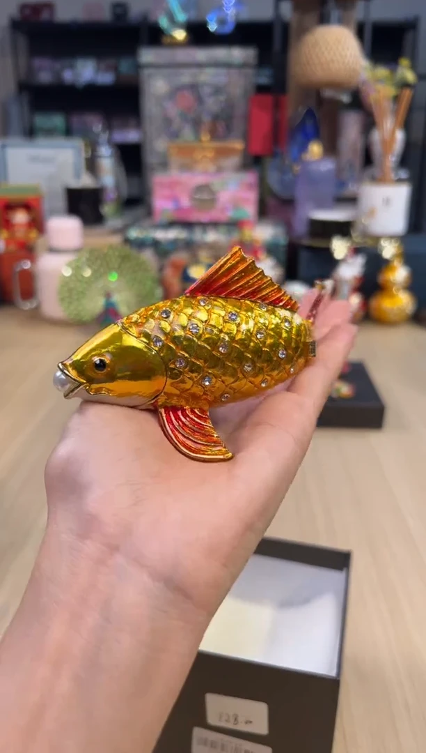 166七宝金色含珠鱼