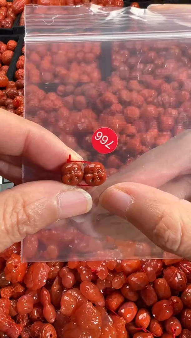 颈饰未镶嵌南红玛瑙1