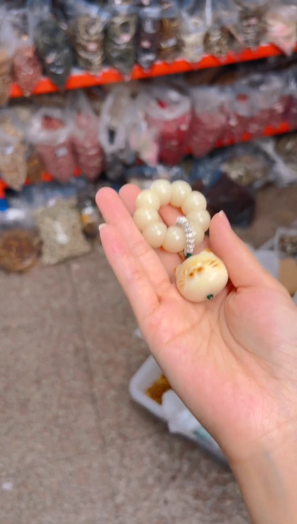 吊坠菩提根/象牙果荔枝栋手捻带猫咪头