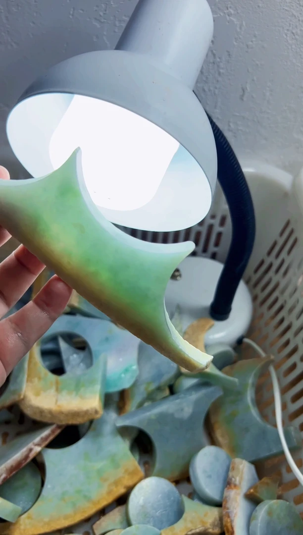 颈饰未镶嵌翡翠普****店纯天然缅甸A货翡翠