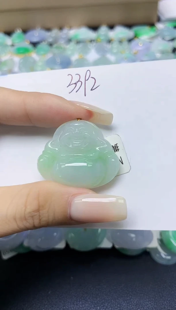 翡翠18K金镶嵌颈饰天然缅甸翡翠A货